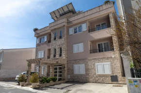 Отель Petrovac Holiday Apartments  Петровац